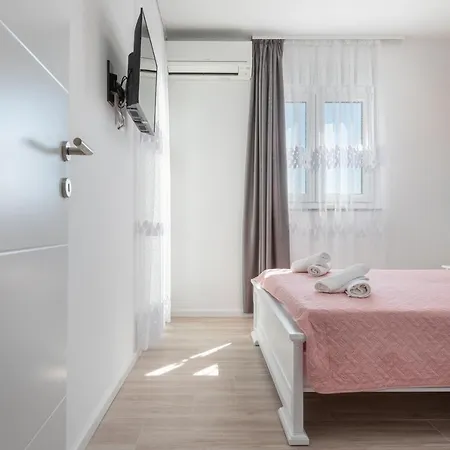 Second Ivana Apartamento Makarska